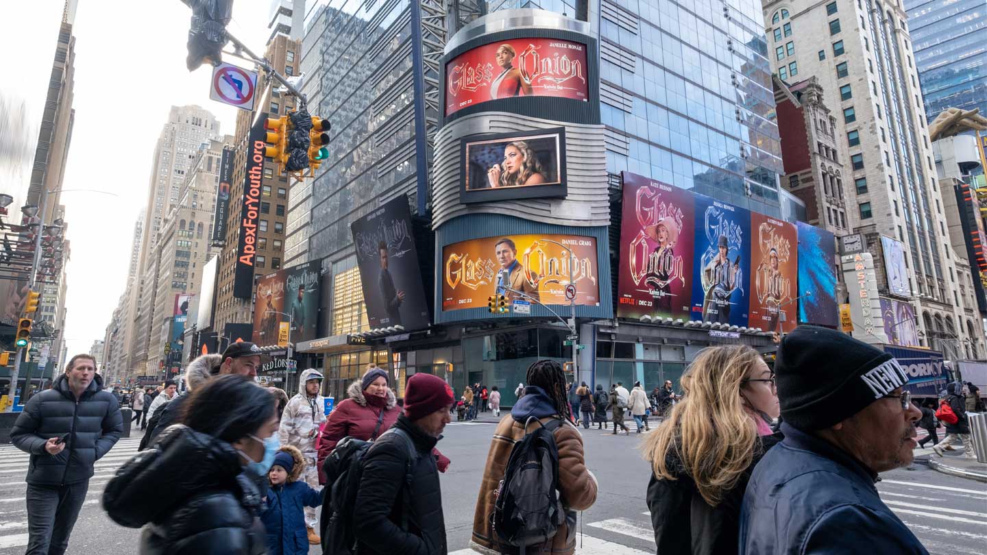 out of home digital billboard advertising media new york city