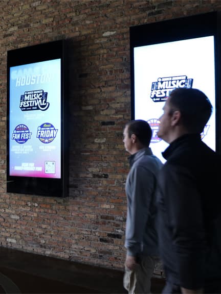 digital liveboard out of home advertising in houston texas