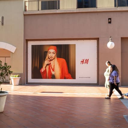 out of home place-based advertising los angeles