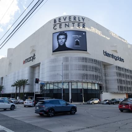 out of home digital place-based advertising