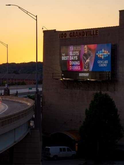 digital billboard advertising in grand rapids for gunlake casino